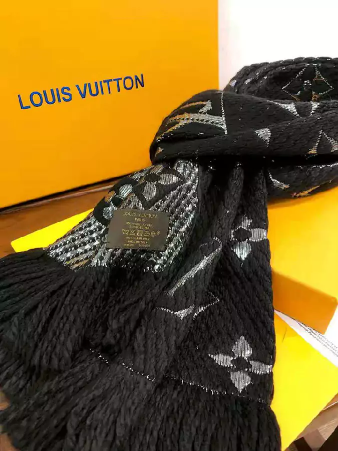 vuitton マフラー 芸能人愛用